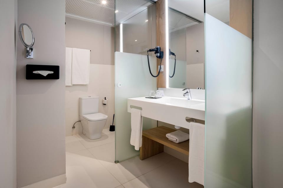 Bathroom, Decorative detail