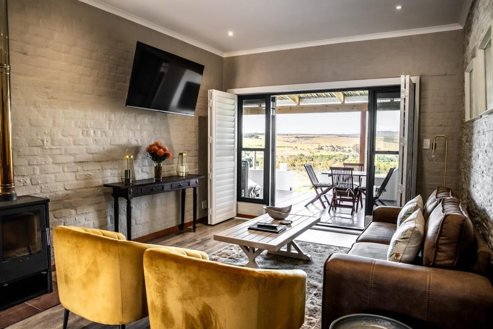 Patio, Living room