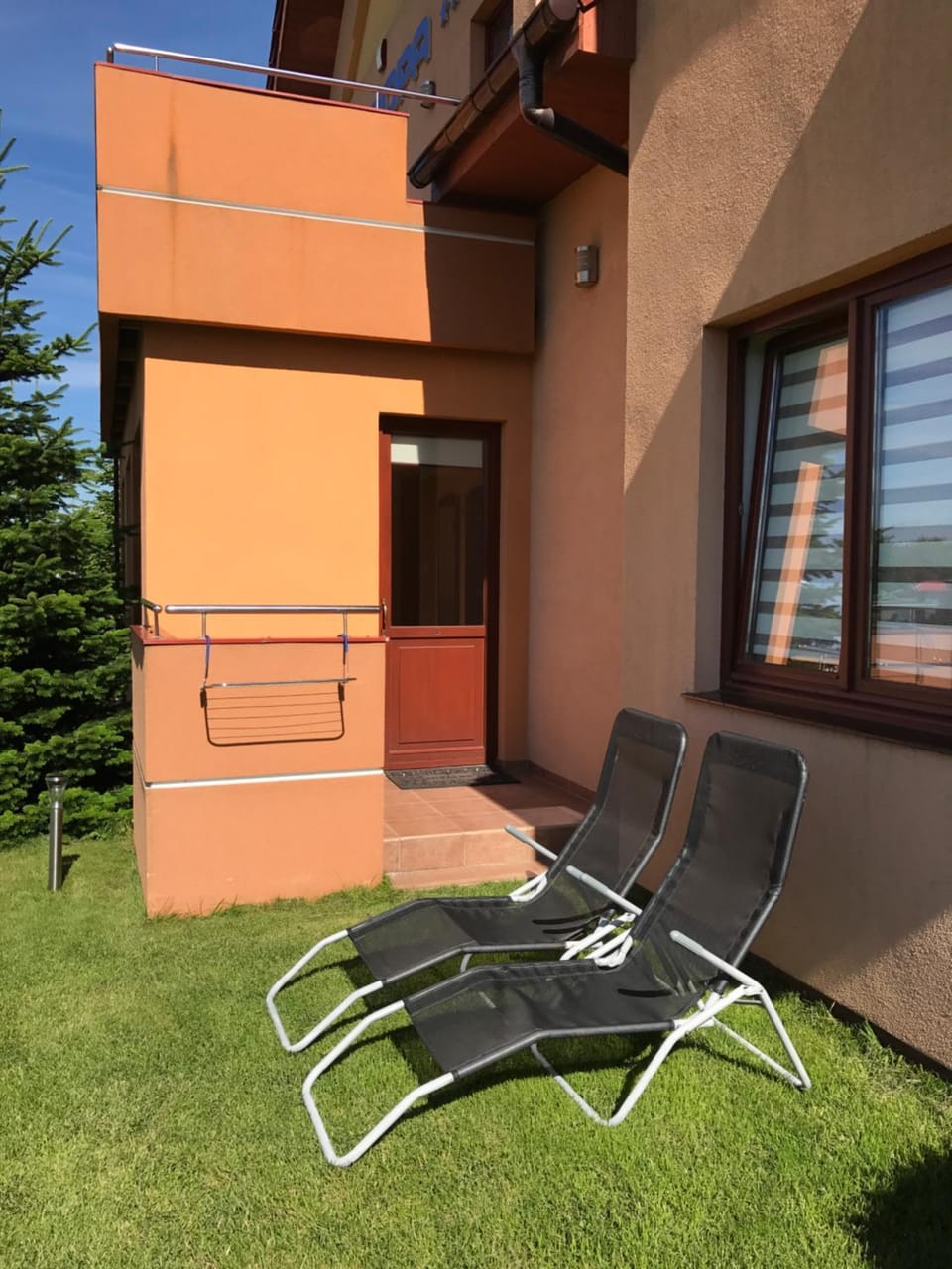 Property building, Garden, sunbed