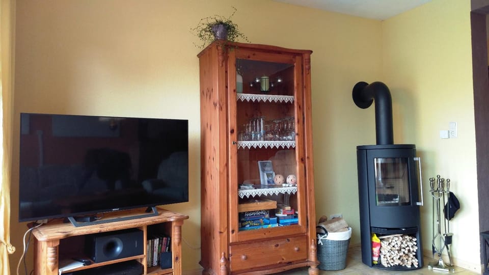 Living room, Photo of the whole room, Decorative detail, Decorative detail