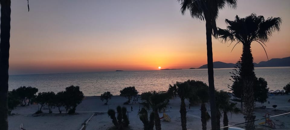 Natural landscape, View (from property/room), View (from property/room), Beach, Landmark view, Landmark view, Sea view, Sea view, Street view, Street view, Sunset, Quiet street view, Inner courtyard view