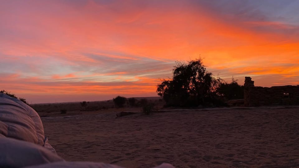 Bed, Off site, Natural landscape, Sunrise