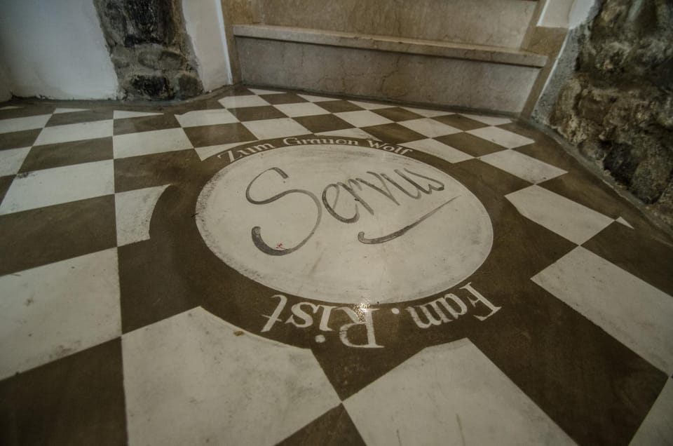 Facade/entrance, Decorative detail, Logo/Certificate/Sign
