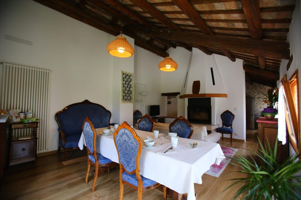 Dining area, Internal: Not applicable to any particular room