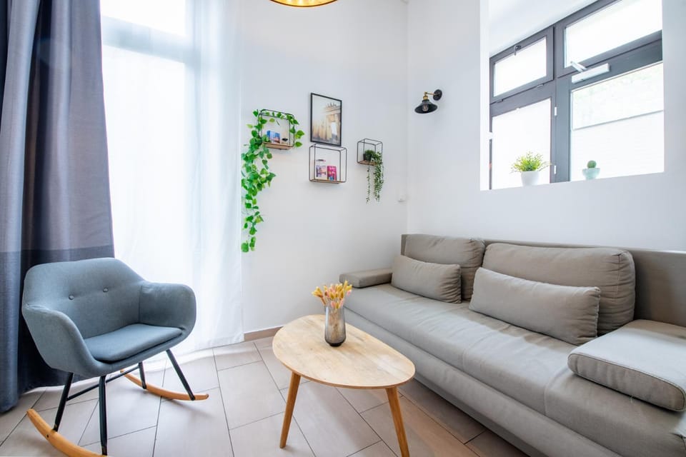 NIEB by ROCKCHAIR Apartments l SUPERHOST Status l 3 Bedrooms Boxspringbeds 3 Bathrooms in Center "Kurfürstendamm" - Cozy Family & Business Flair welcomes you! Apartment in Berlin