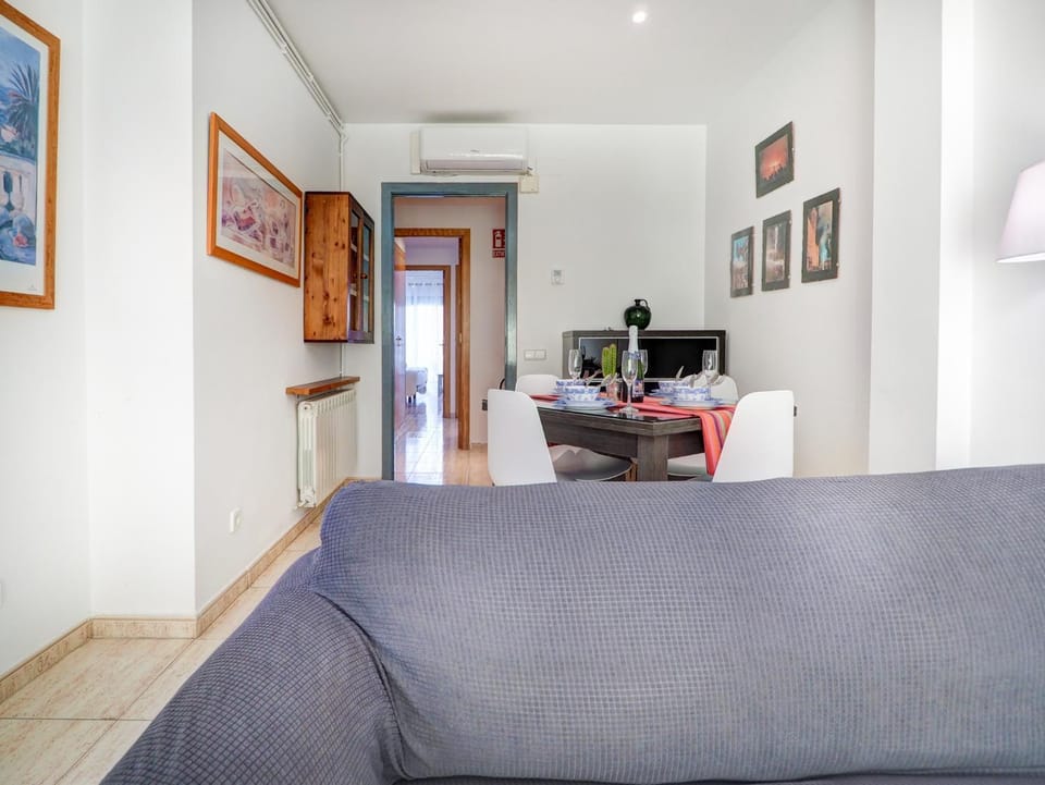 Living room, Dining area, air conditioner