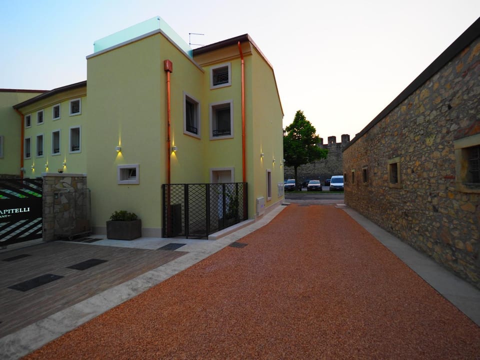 Facade/entrance, City view, Landmark view, Street view