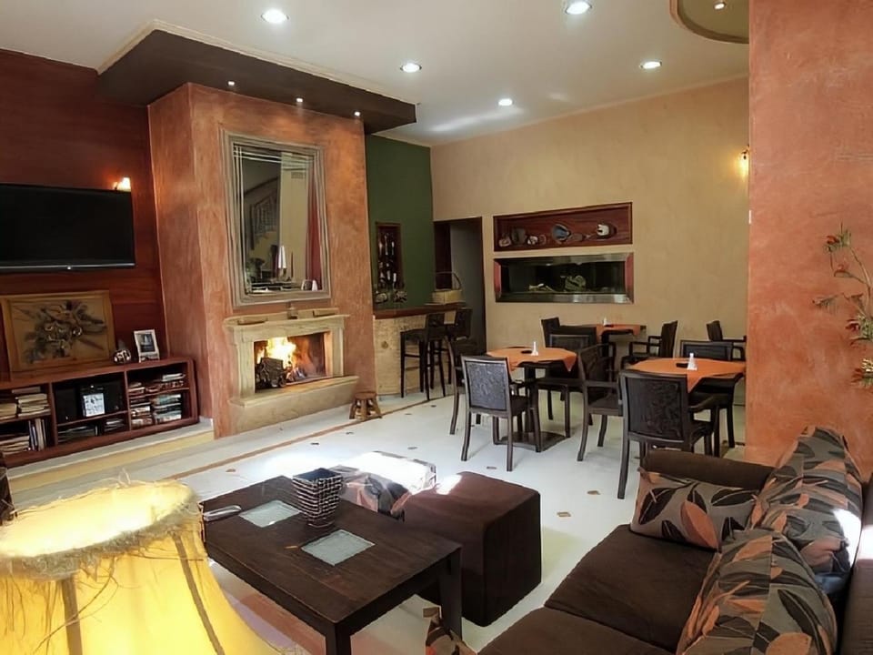 Communal lounge/ TV room, Seating area