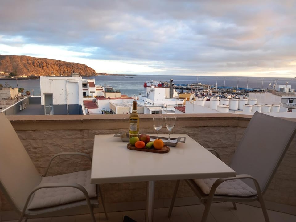 View (from property/room), City view, Sea view