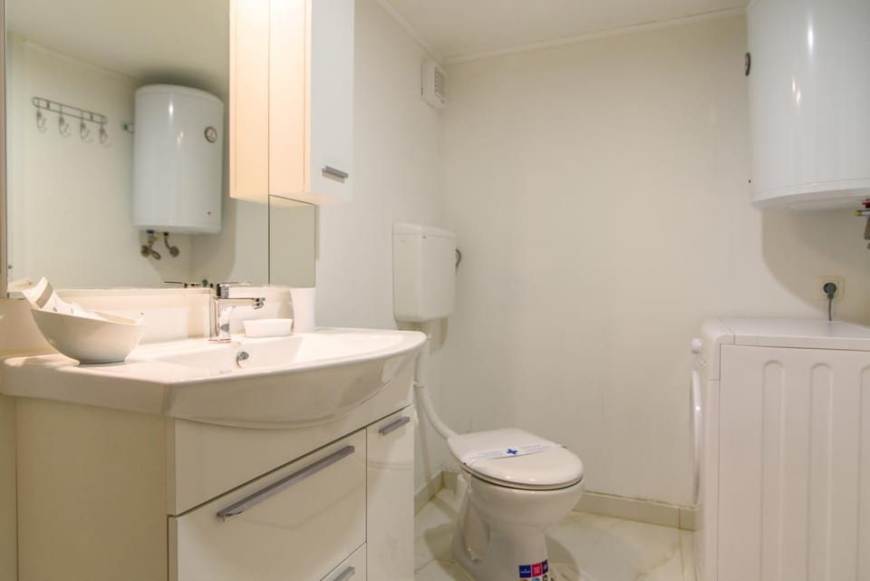 Toilet, Bathroom