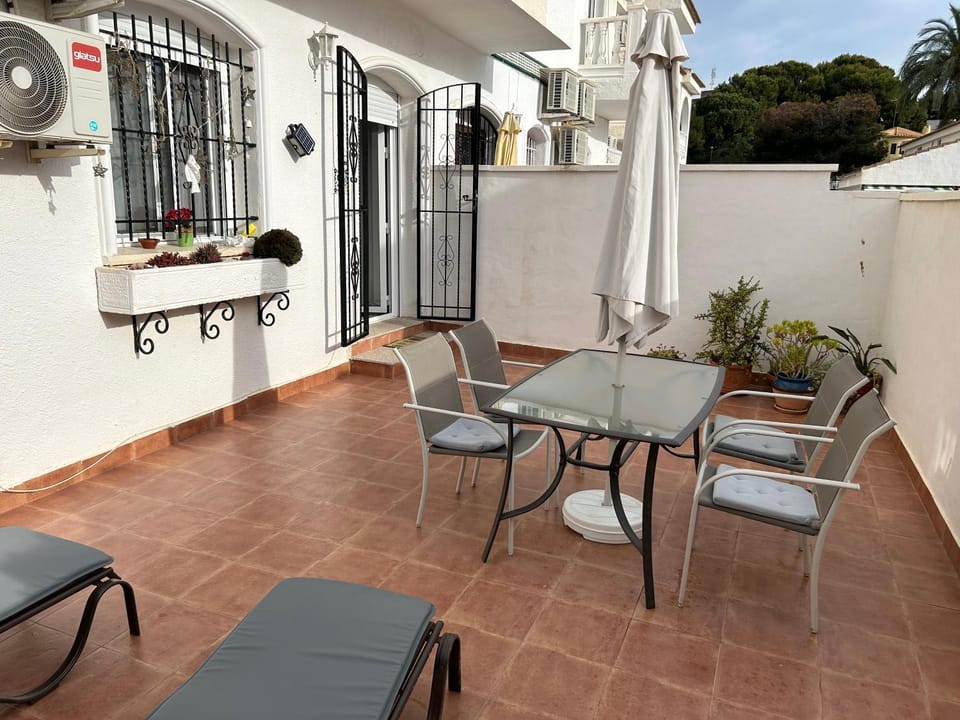 Patio, sunbed
