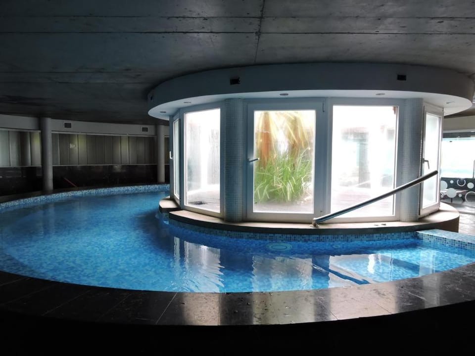 Hot Tub, Spa and wellness centre/facilities