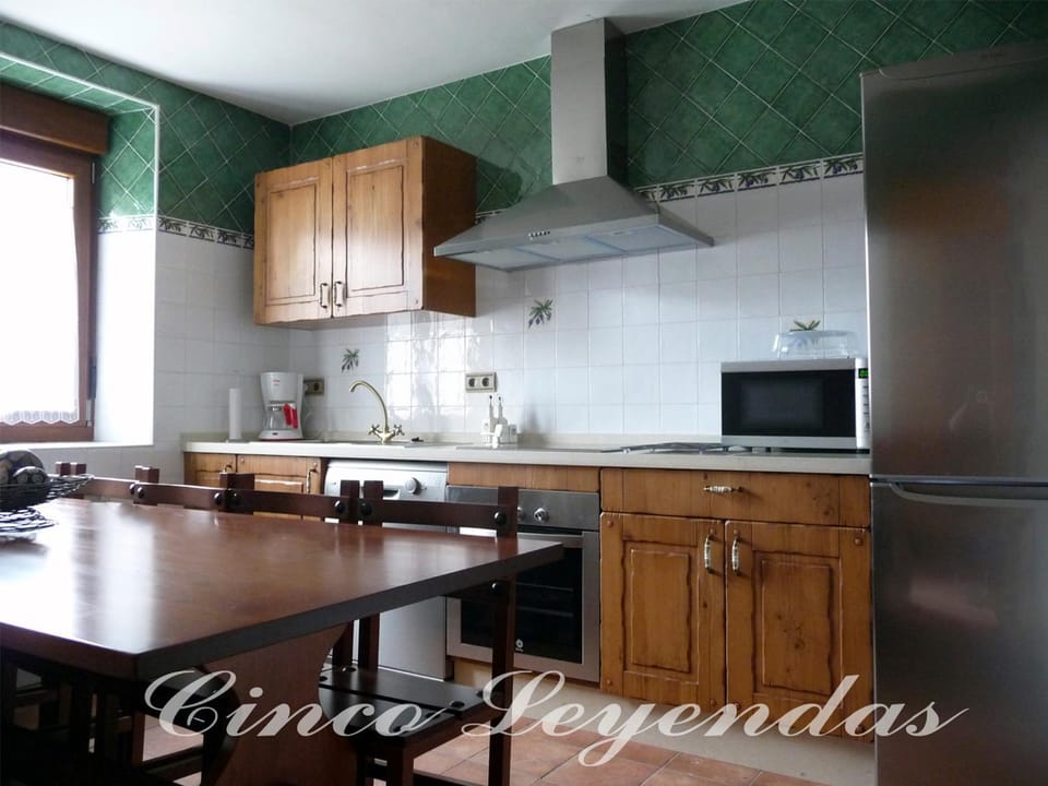 Kitchen or kitchenette, Communal kitchen