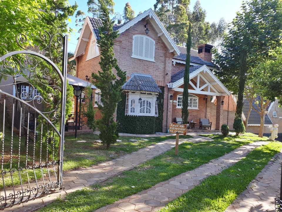 Property building, Natural landscape, Garden view