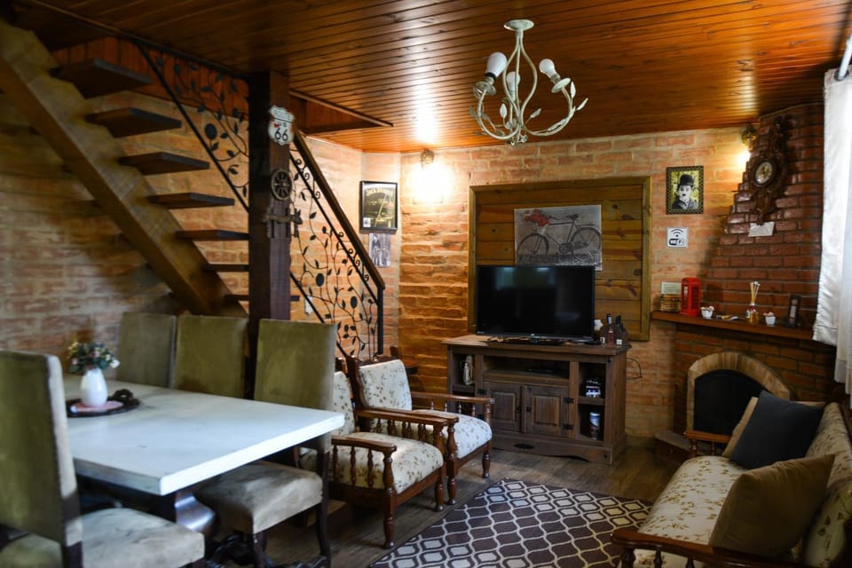 Communal lounge/ TV room, TV and multimedia, Living room, Dining area