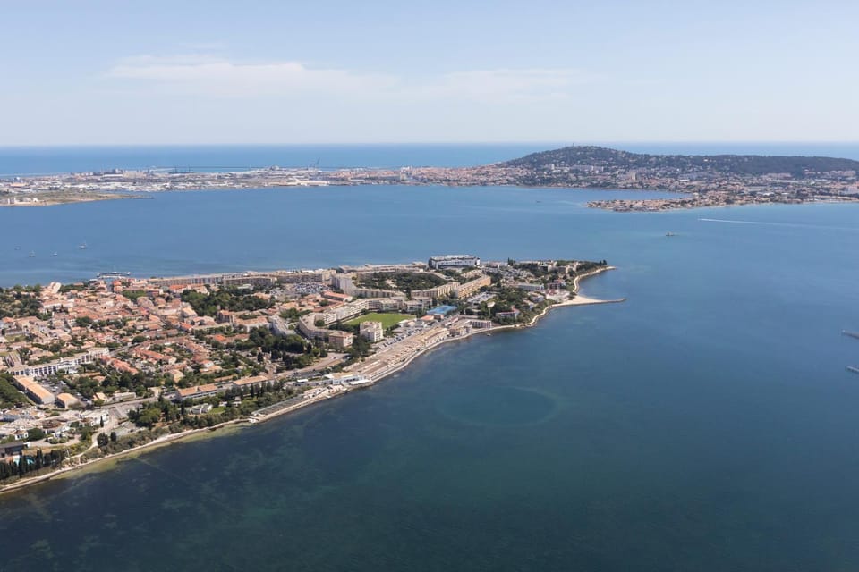Nearby landmark, Natural landscape, Bird's eye view, Location