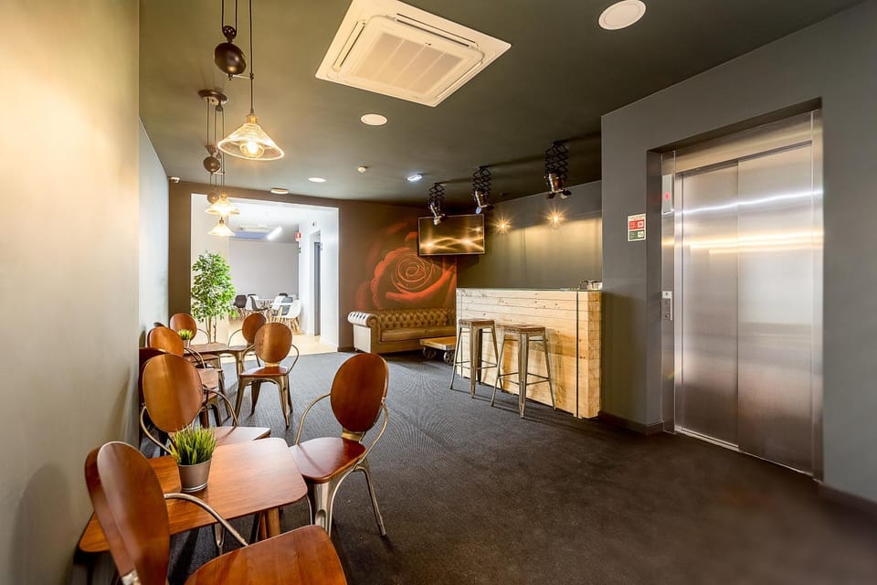 Lounge or bar, Decorative detail