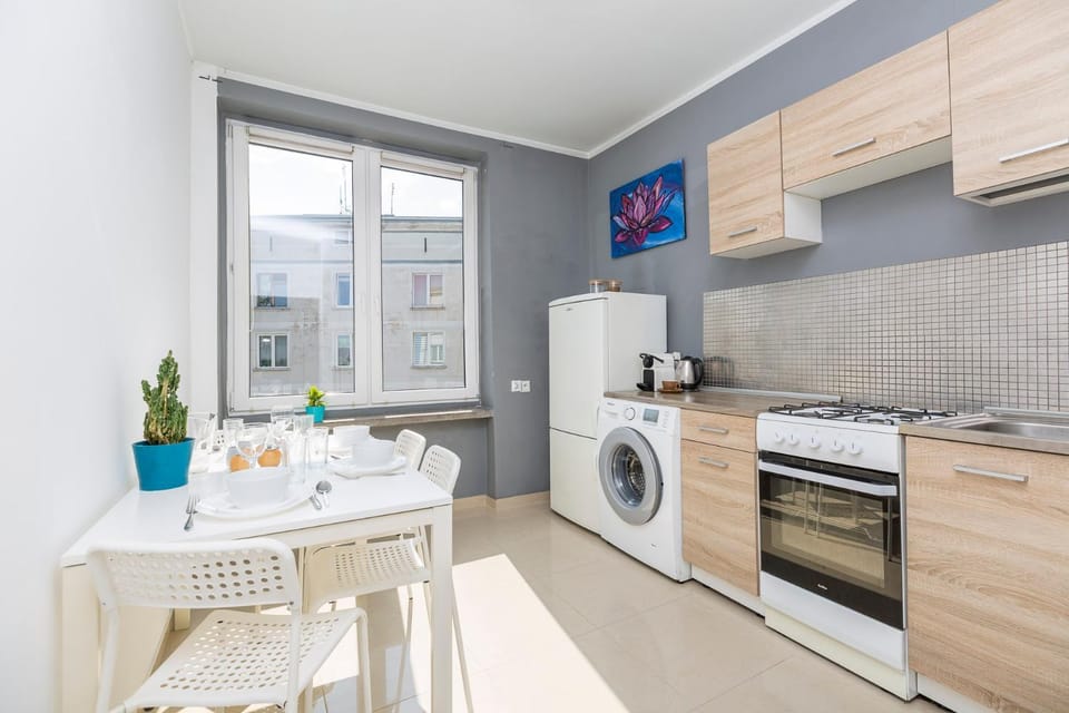 Kitchen or kitchenette, Meals, oven, washing machine, kitchen