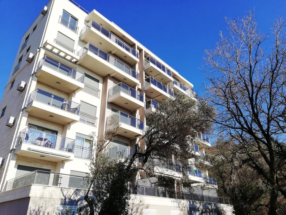 Property building, Facade/entrance