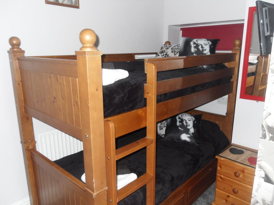 Coffee/tea facilities, Bedroom, bunk bed