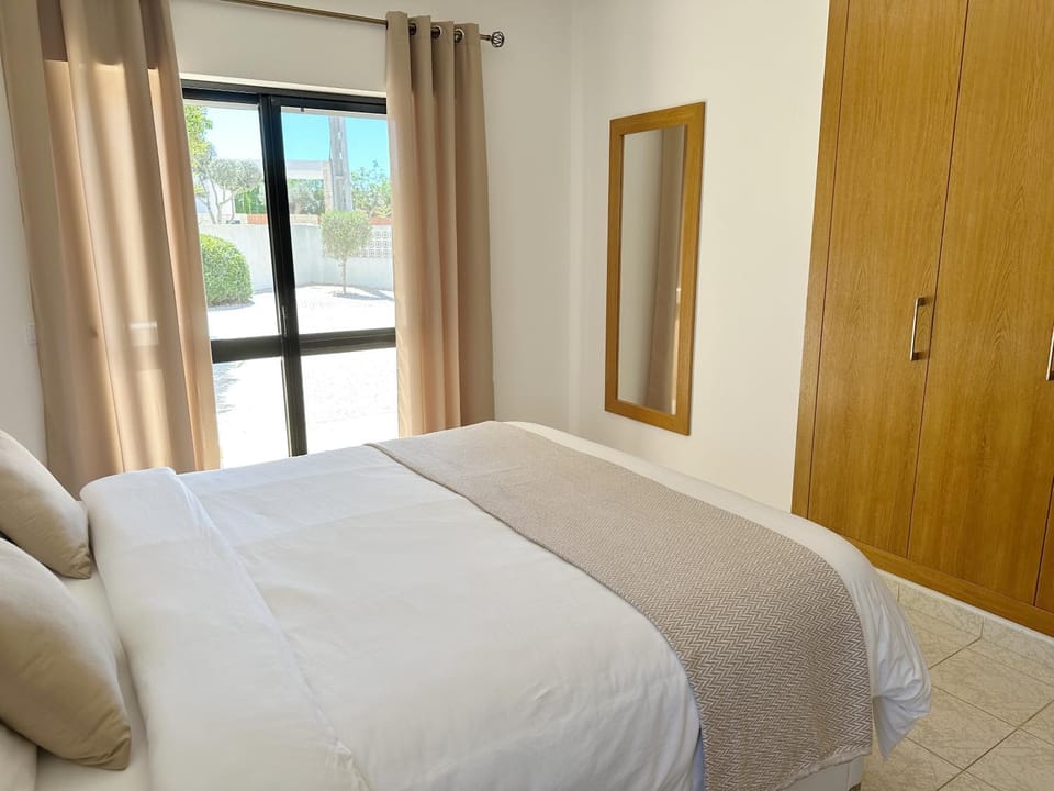 Bed, Bedroom, wardrobe