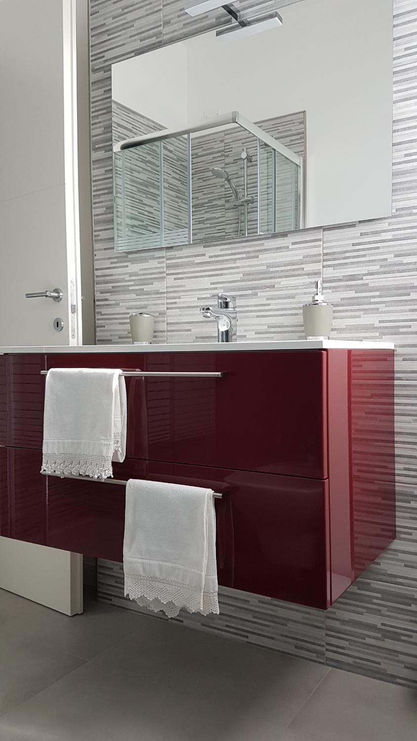 Bathroom, towels