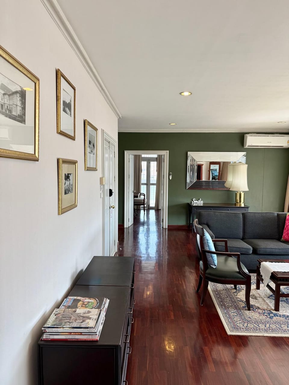 Living room, Seating area