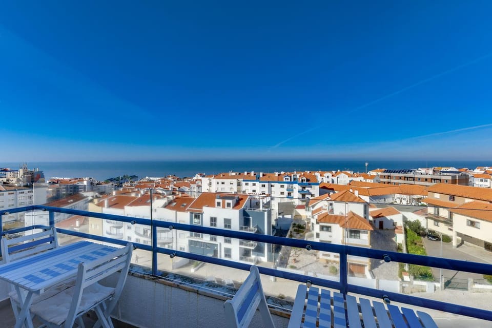 Day, Natural landscape, View (from property/room), Balcony/Terrace, Dining area, City view, Sea view