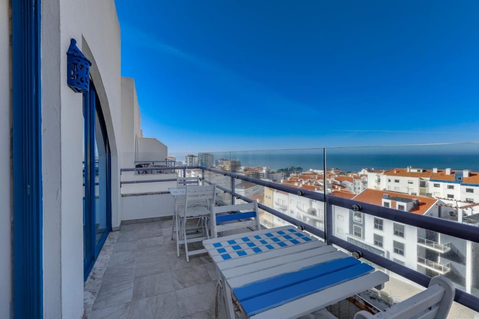 Day, Natural landscape, View (from property/room), Balcony/Terrace, Dining area, Sea view