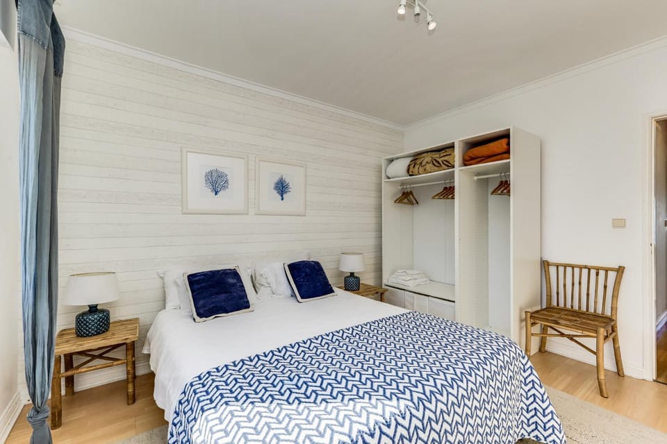 Bed, Natural landscape, View (from property/room), Bedroom, Mountain view, Quiet street view, wardrobe