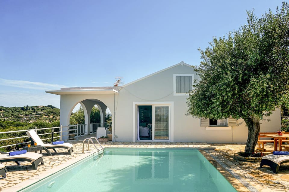 Property building, Patio, Pool view, Swimming pool, Swimming pool, sunbed