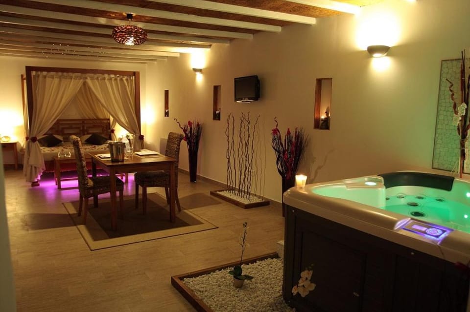 Hot Tub, Sauna, Spa and wellness centre/facilities