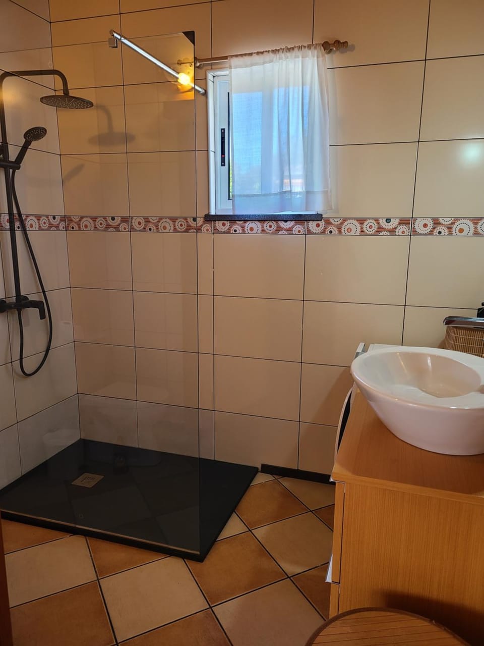 Shower, Bathroom, towels, washing machine