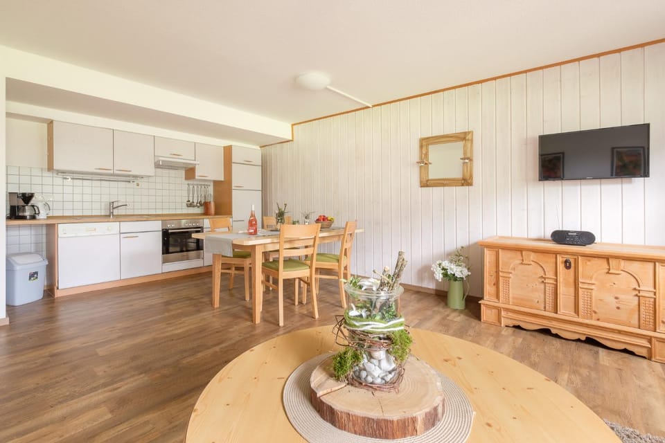 TV and multimedia, Kitchen or kitchenette, Seating area, Dining area, pet friendly, stove