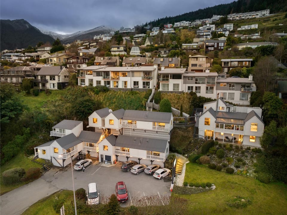 Property building, Bird's eye view, Location, Parking