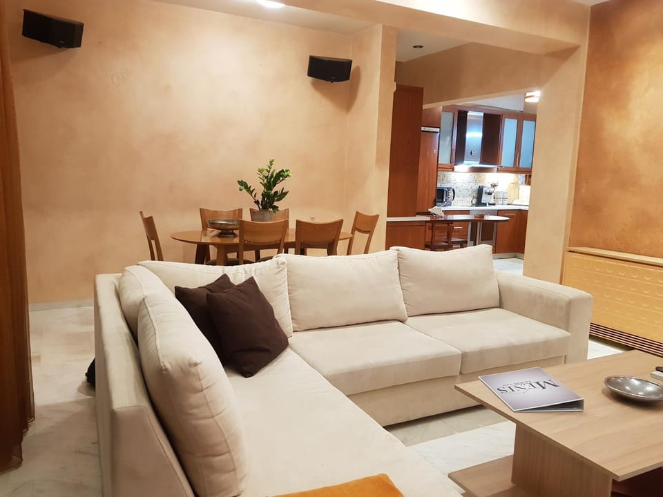 Living room, Seating area, Dining area