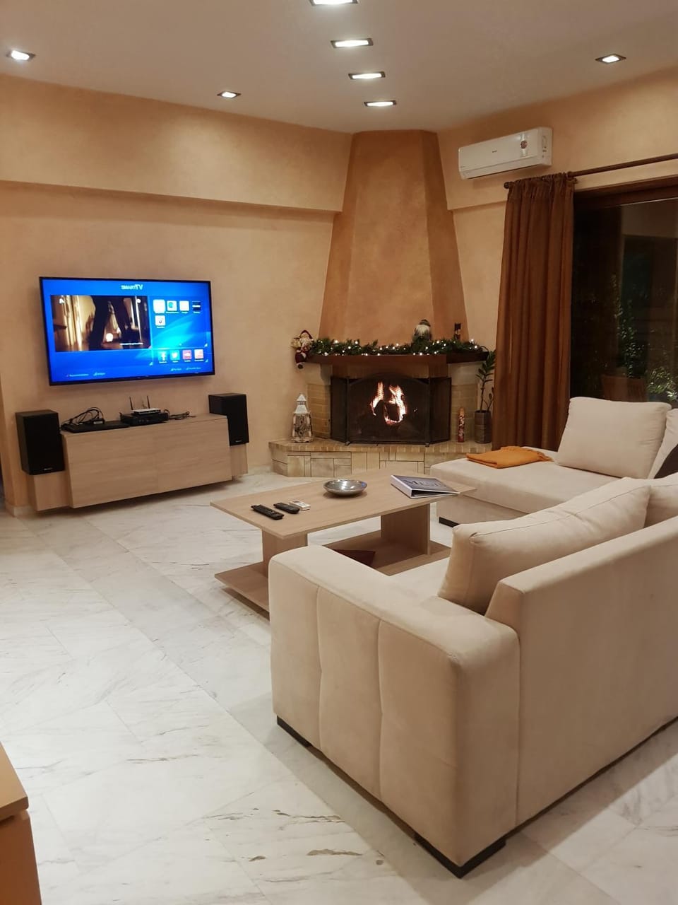 TV and multimedia, Living room, Seating area