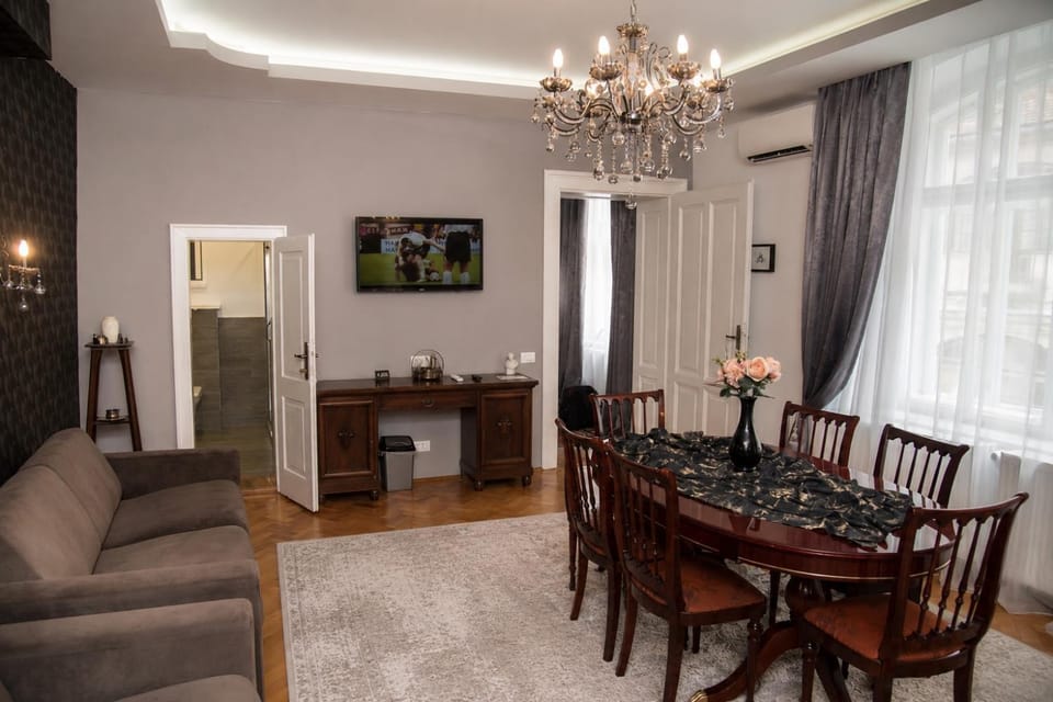 Mozart & Bach Historic Apartment Apartment in Sibiu