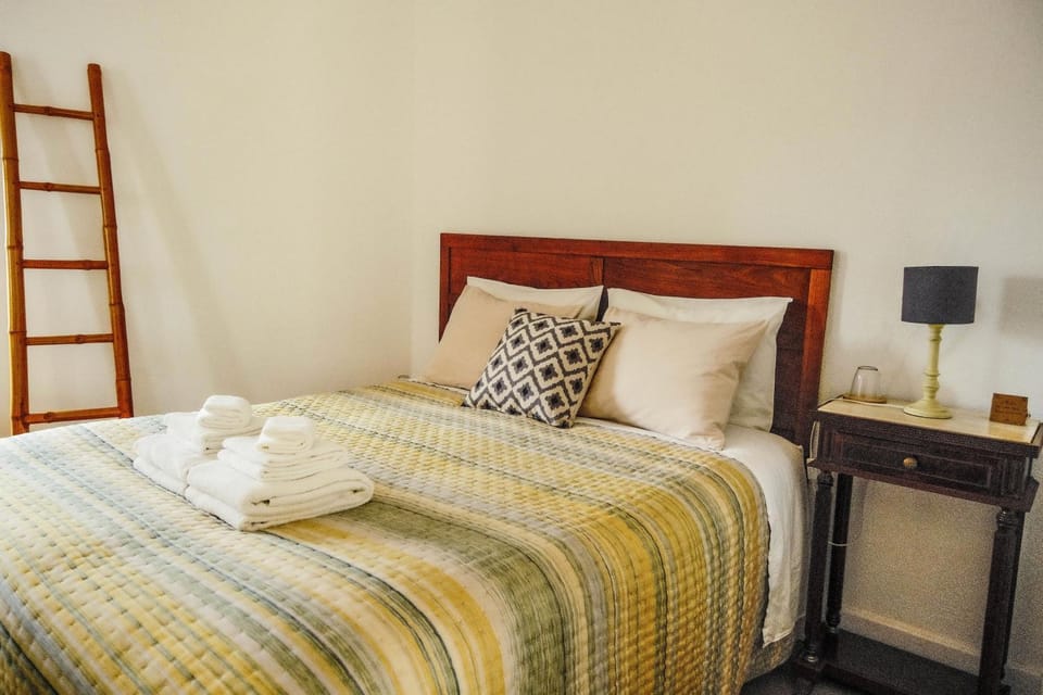 Bed, Photo of the whole room, Decorative detail, Bedroom, towels