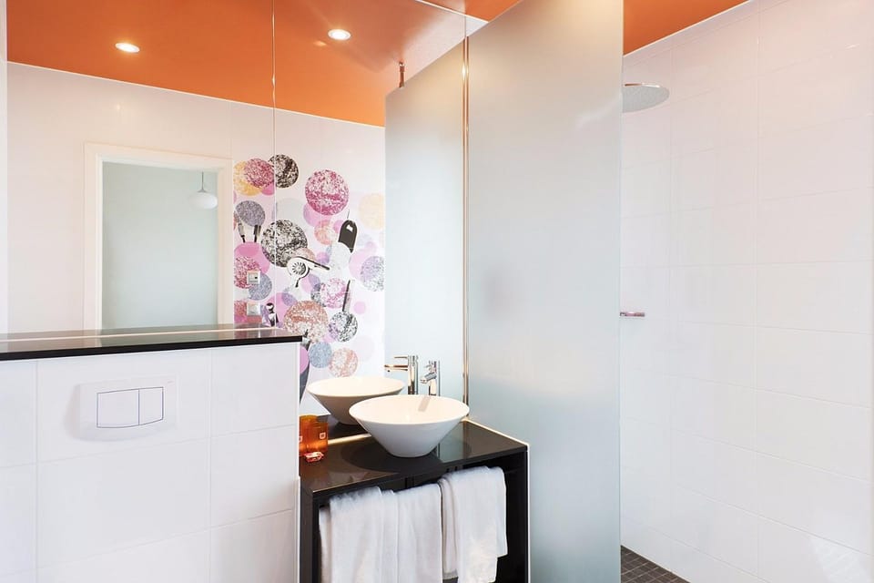 Shower, Bathroom, towels