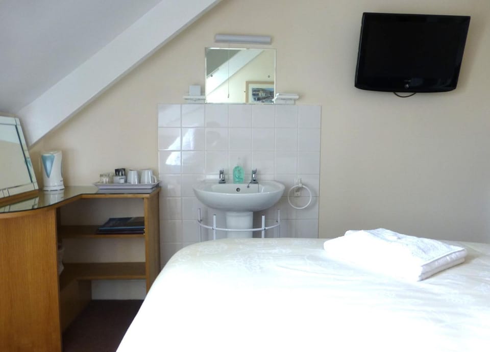Bed, Bedroom, On site, Area and facilities