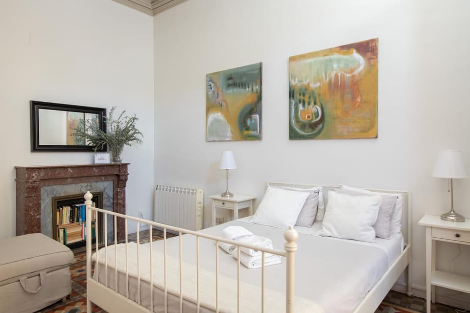 Bed, Photo of the whole room