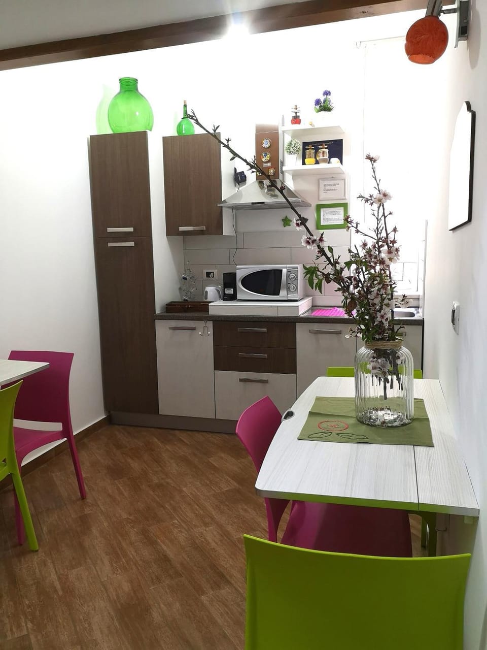 Dining area, Area and facilities, Breakfast