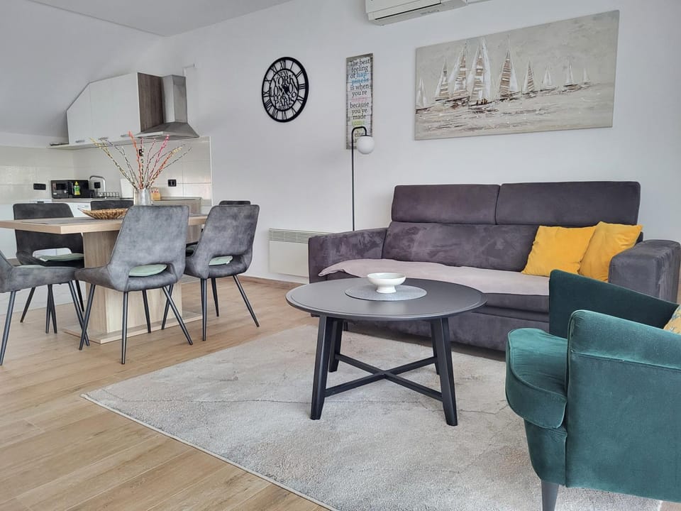 Kitchen or kitchenette, Living room, Dining area