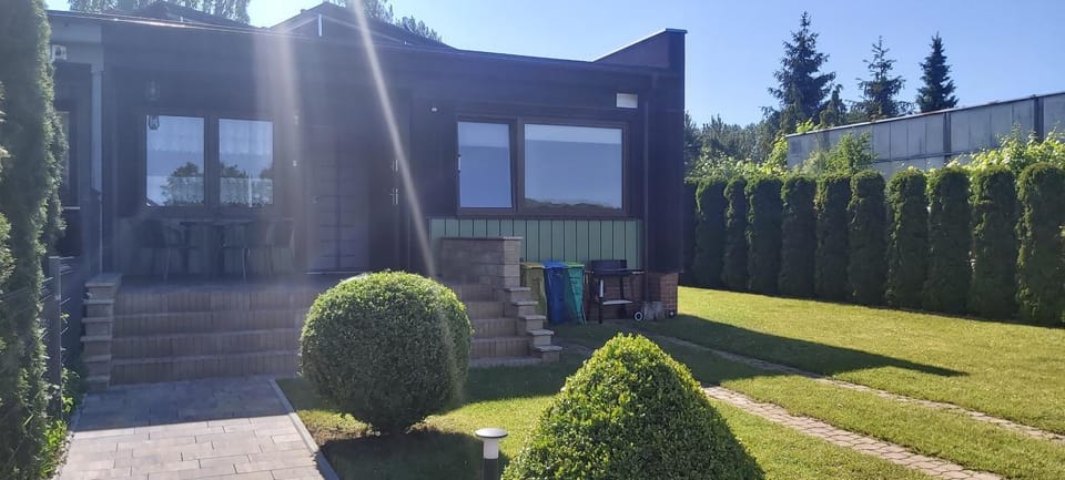 Property building, Summer, BBQ facilities, Garden, Coffee/tea facilities, View (from property/room), Food and drinks, Seating area, Bedroom, Guests, Garden view, Lake view, Landmark view, Swimming pool, Alcoholic drinks, Non alcoholic drinks, children, young children, older children, group of guests, cot, Certificate/Award, flat iron, internet, microwave