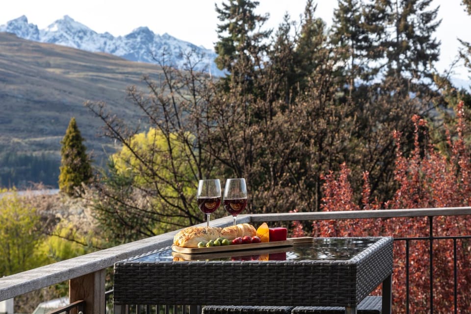 White Peaks Villa House in Queenstown