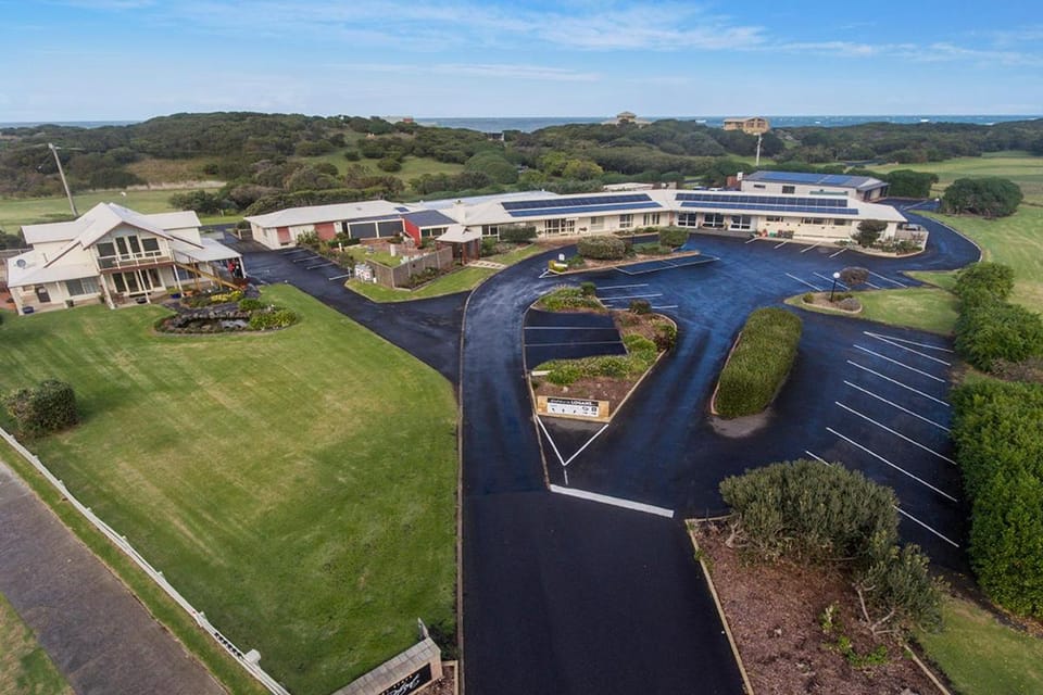 Logans Beach Apartments - The Loft Apartment hotel in Warrnambool