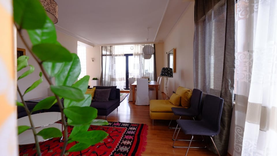 Communal lounge/ TV room, Living room, Photo of the whole room, Decorative detail, Seating area