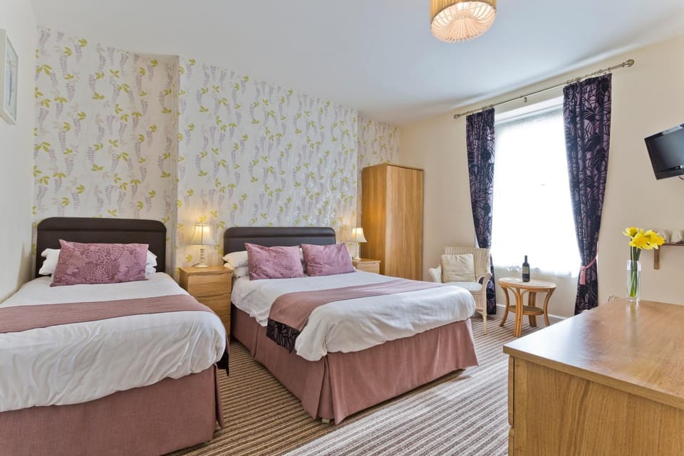 Day, Photo of the whole room