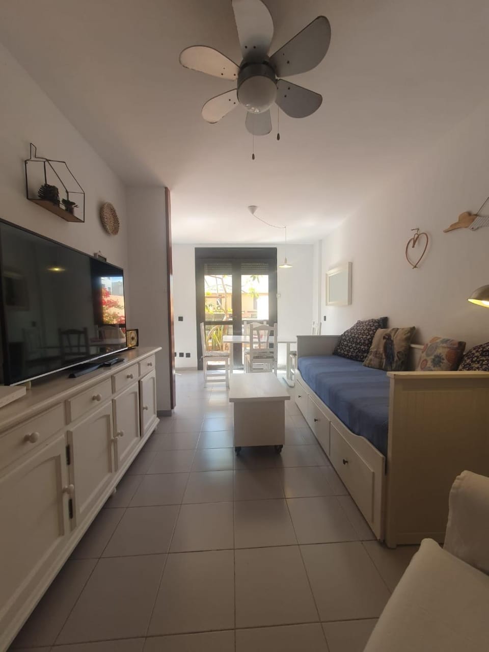 Communal lounge/ TV room, TV and multimedia